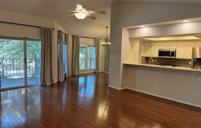 2 beds, 2 baths, $3,300, Unit # 6