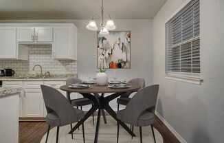 Modern 1-Bedroom, 1-Bath Apartment in fenced Complex – Prime Location