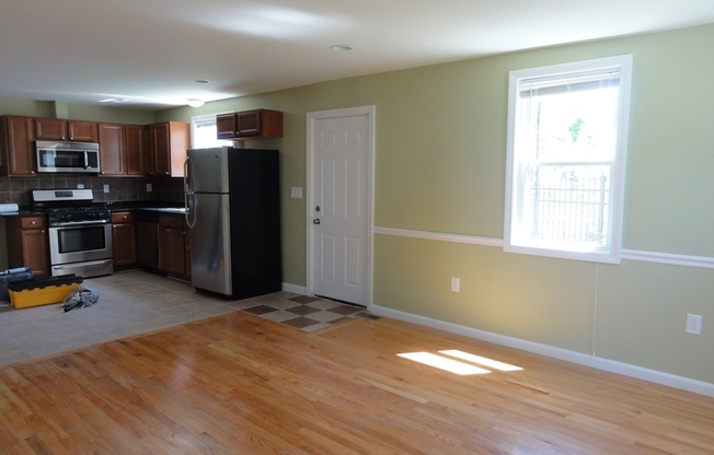 213 215 NEWTON