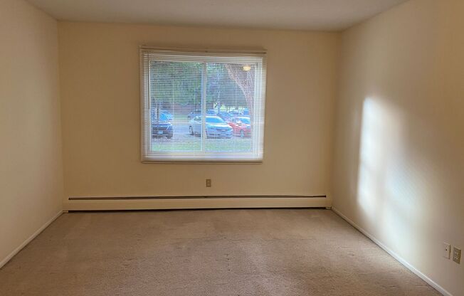 1 bed, 1 bath, 812 sqft, $1,250, Unit 101-115