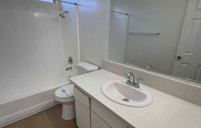 2 beds, 1 bath, 900 sqft, $2,450, Unit 71