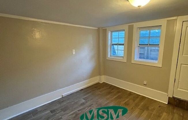 2 beds, 1 bath, $1,495, Unit 404 1/2 E. 31st Street