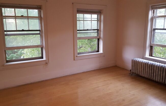1 bed, 1 bath, $1,025, Unit 32