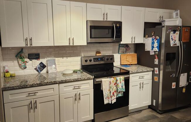 2 beds, 2 baths, $1,900, Unit Unit 1009