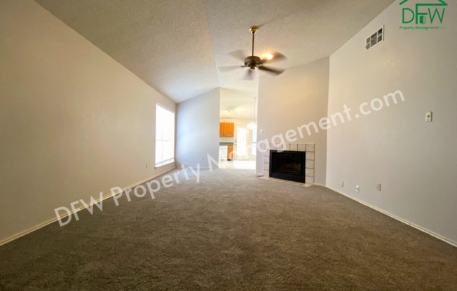 Cute 2 Bedroom, 1 Bath, Half-Duplex Home for Lease in Bedford