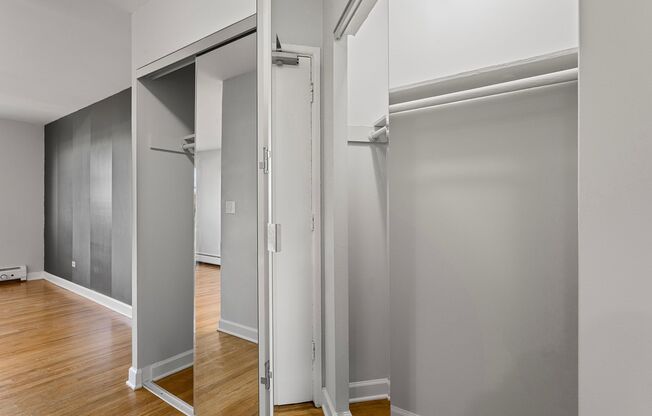 Studio, 1 bath, 298 sqft, $1,450, Unit 541
