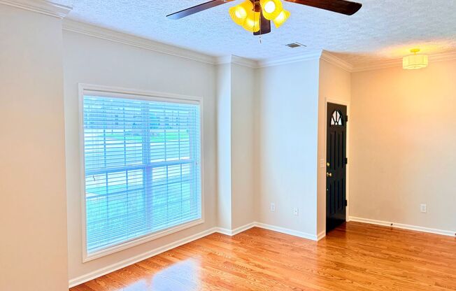 Brick Townhome in Meadowbrook!