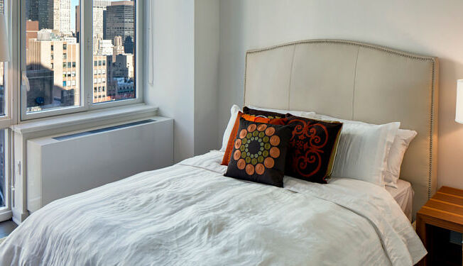 1 bed, 1 bath, 705 sqft, $6,305, Unit 22D