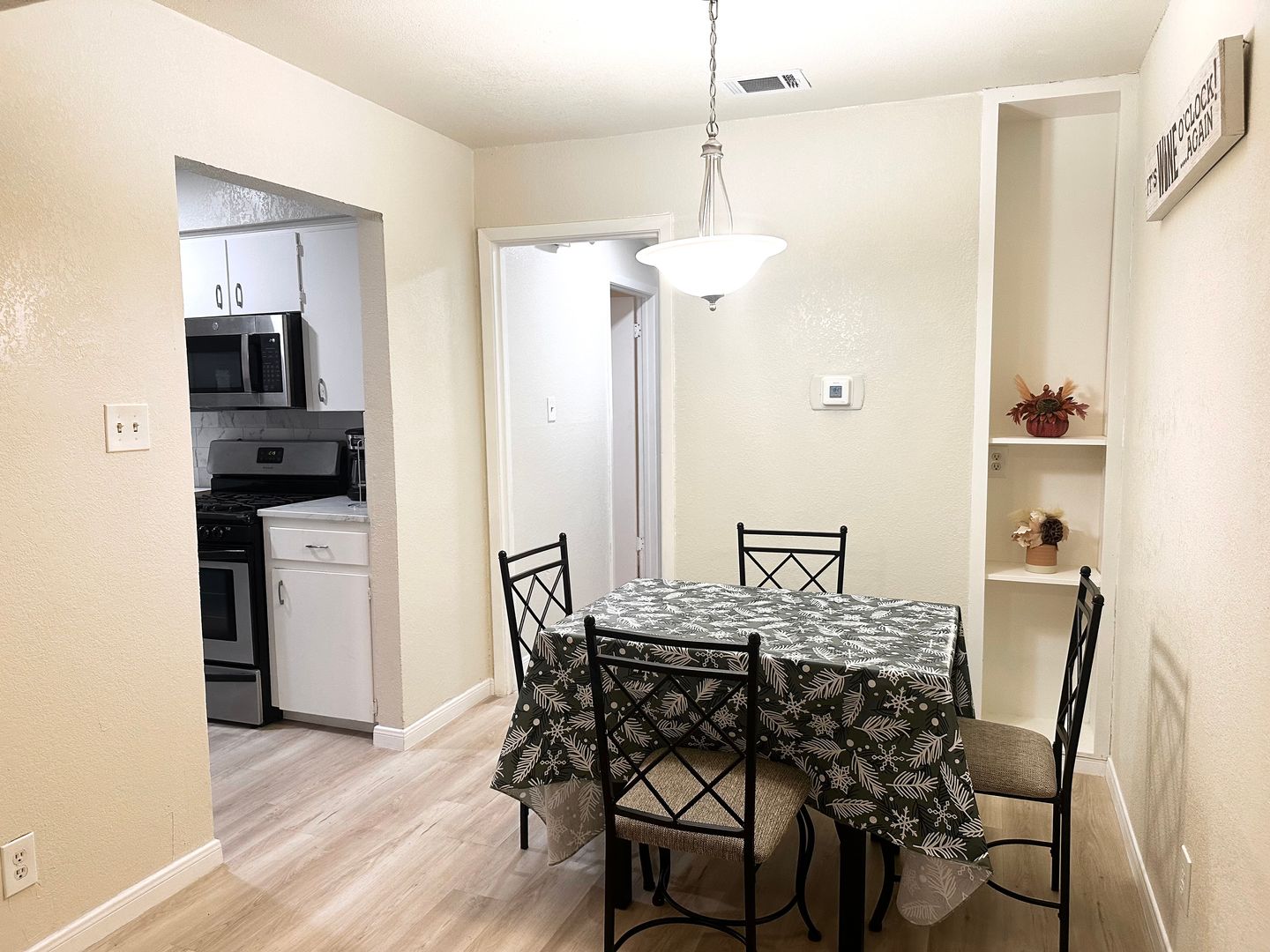 2 bed 1 bath on Emerald Forest