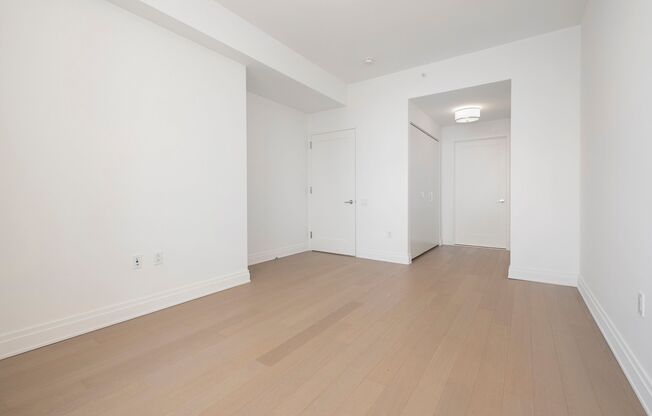 1 bed, 1 bath, 813 sqft, $5,921, Unit 3303