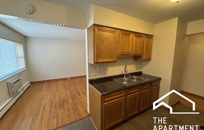 3057 N NARRAGANSETT AVE