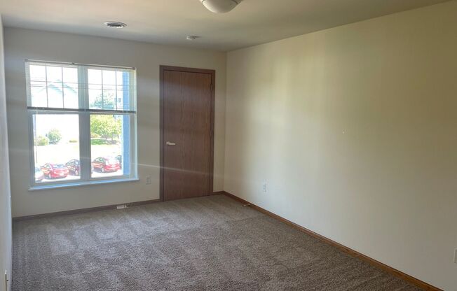 2 beds, 1 bath, 1,153 sqft, $1,610, Unit 931-305