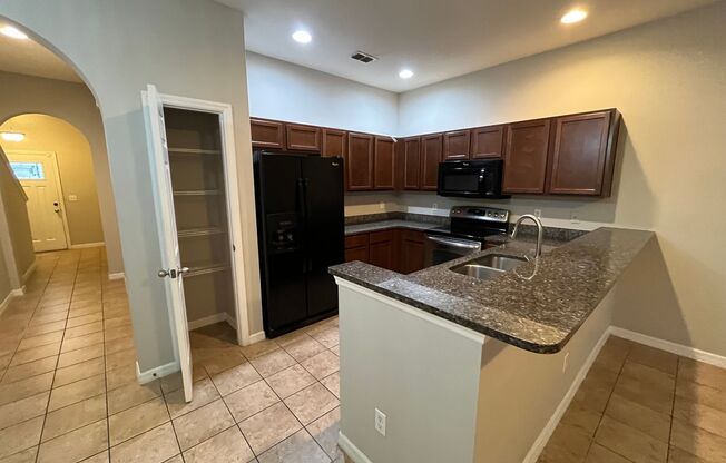 3 beds, 2 baths, $2,095