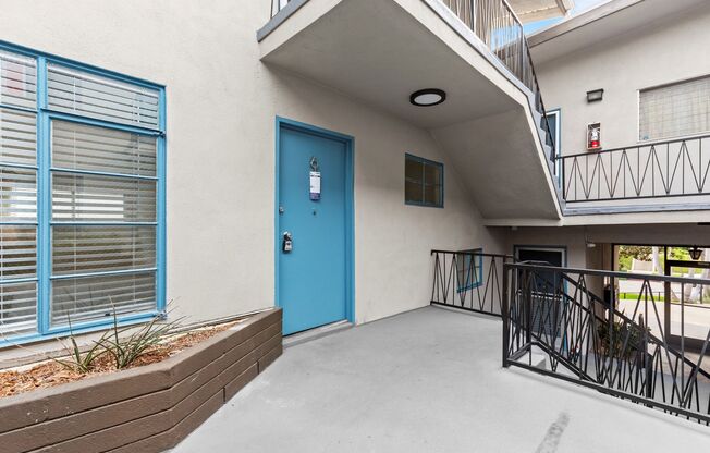825 S. WINDSOR