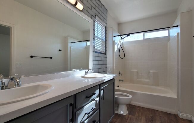 3 beds, 2.5 baths, $1,950