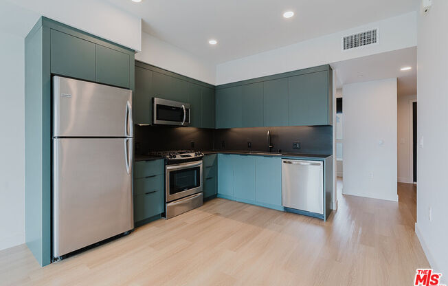 Studio, 1 bath, 569 sqft, $3,395, Unit 718