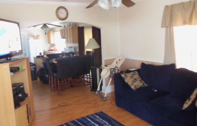 2 beds, 1 bath, $1,250