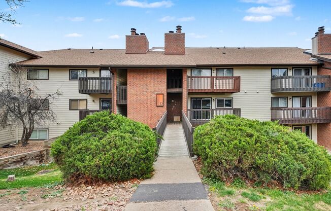 Spacious 1 Bed 1 Bath in the heart of Aurora! LEASING SPECIAL!!