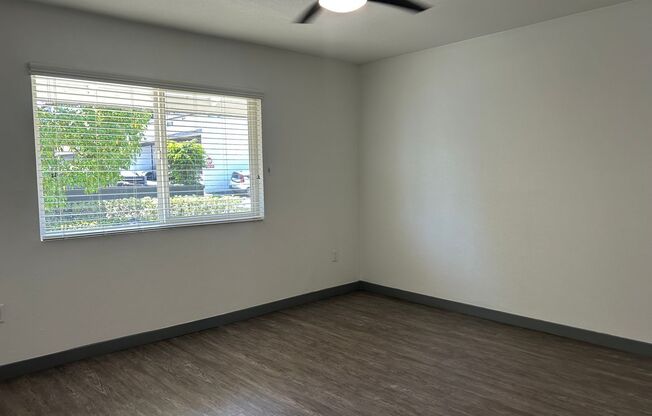2 beds, 1 bath, 950 sqft, $2,915, Unit B072