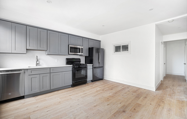 172 BEDFORD AVE