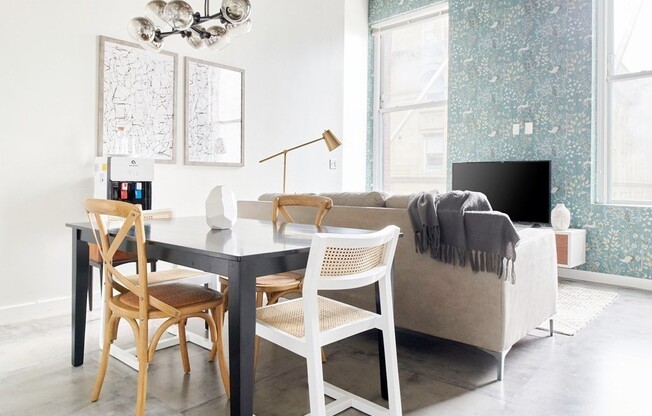 2 beds, 2 baths, $5,300, Unit 406