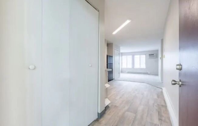2 beds, 1 bath, 693 sqft, $885, Unit 3012