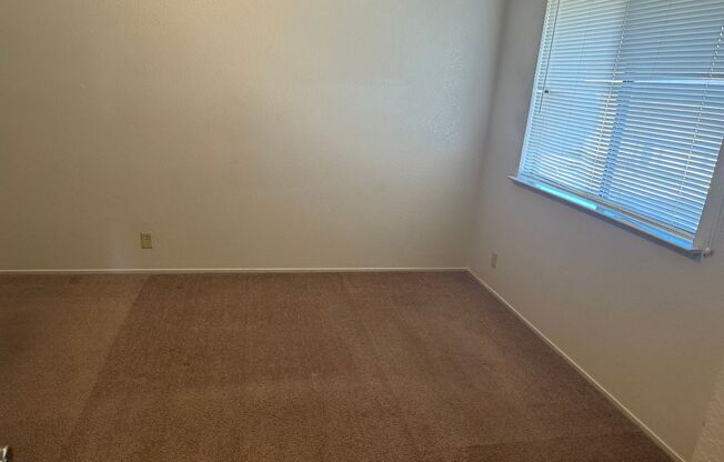 2 beds, 1 bath, $1,650