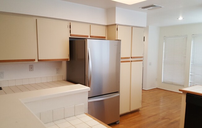 2 beds, 2 baths, $1,995, Unit # 262