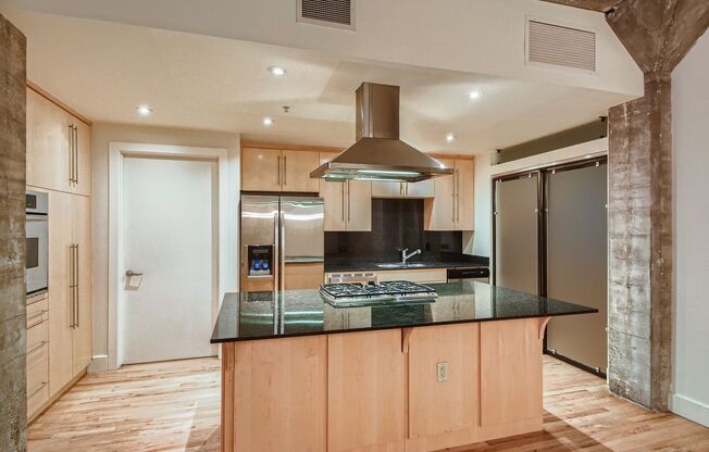 Evolve Real Estate: Stunning Urban Loft 2 Beds/2 Baths in The Heart of LoDo!