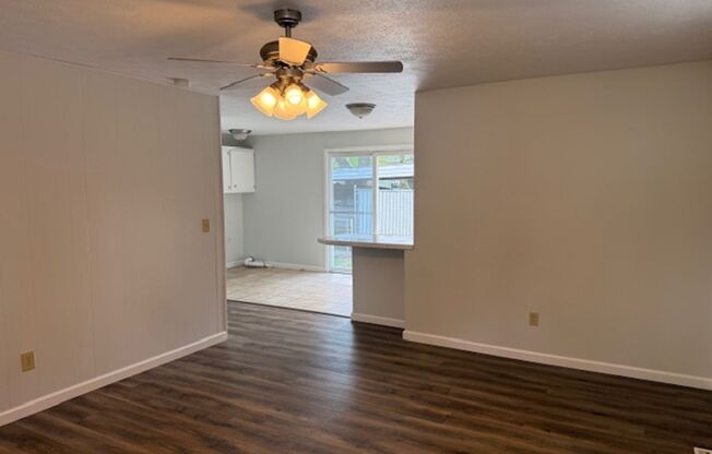 2505 S Ingram Mill, Unit B