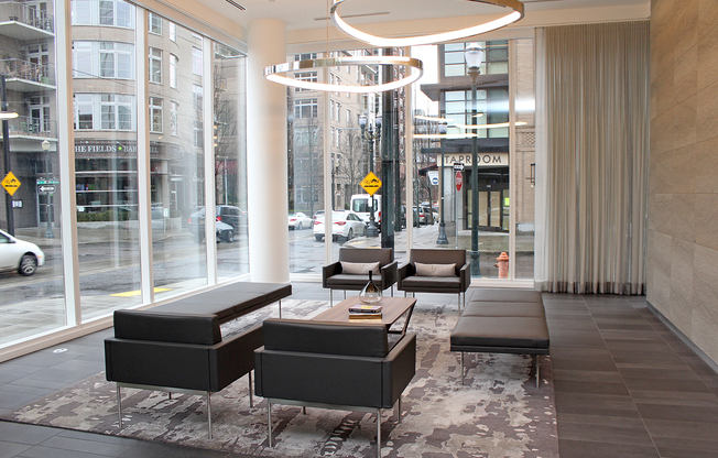 Unrivaled Cosmopolitan Condo w/Breathtaking City & River Views