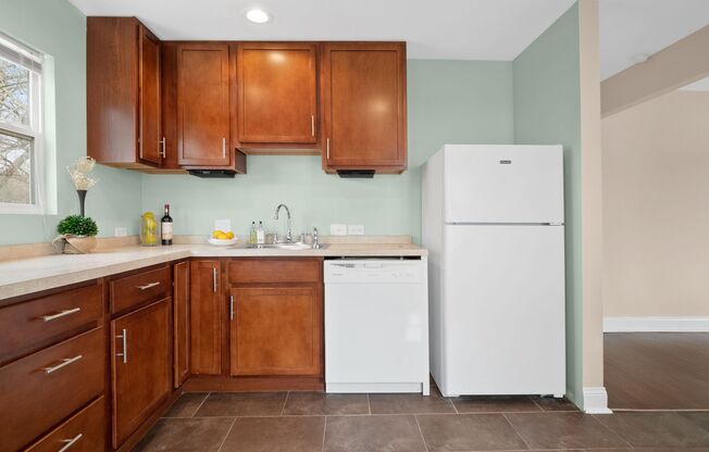 2 beds, 1 bath, $1,495