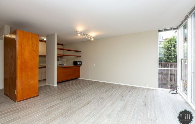 2 beds, 1 bath, $3,500, Unit #23