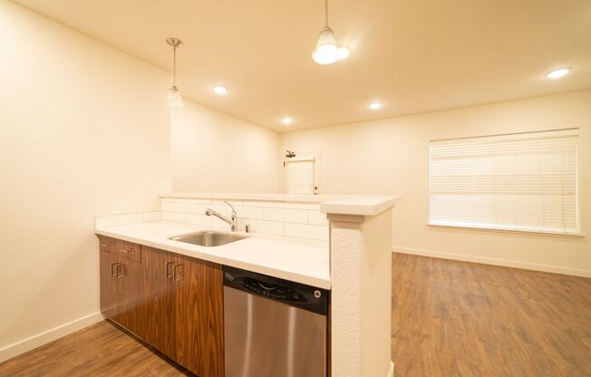 3 beds, 2 baths, 1,035 sqft, $3,995, Unit 203