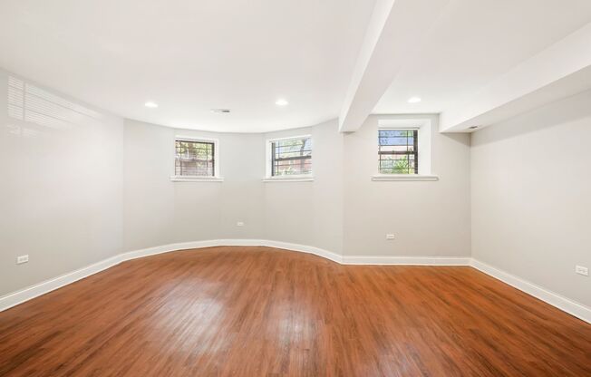 4129 S. Michigan Ave