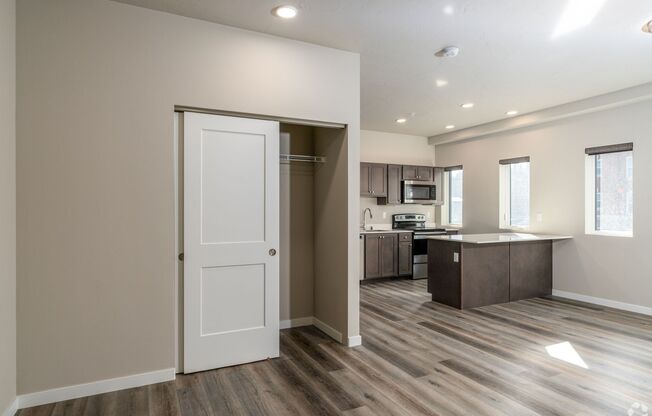 Studio, 1 bath, 552 sqft, $1,600, Unit 7-H