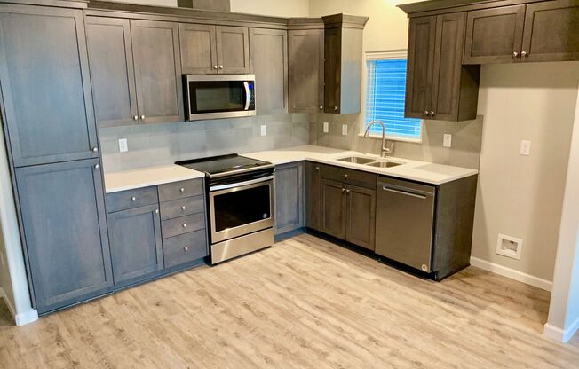 825 Water Ave NE--Albany