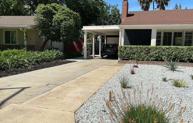 Charming 2 Bedroom Home with Studio/Office in Established Modesto Neighborhood