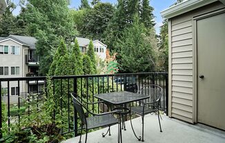 2 beds, 1 bath, $2,495