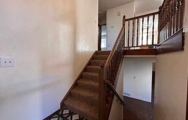 $0 DEPOSIT OPTION. CENTRALLY LOCATED 4 BEDROOM SPLIT LEVEL HOME IN WESTMINSTER!