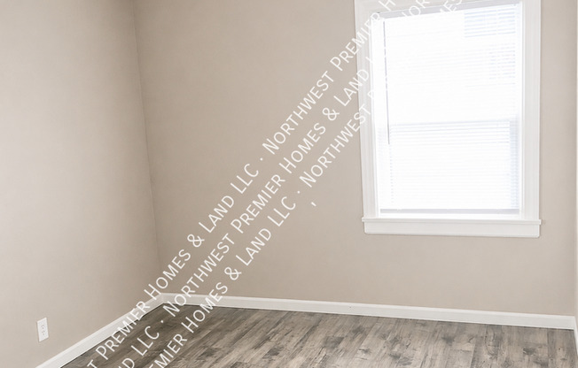 2125 4 ST