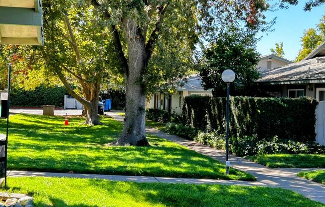 1 bed, 1 bath, 690 sqft, $1,400, Unit 54