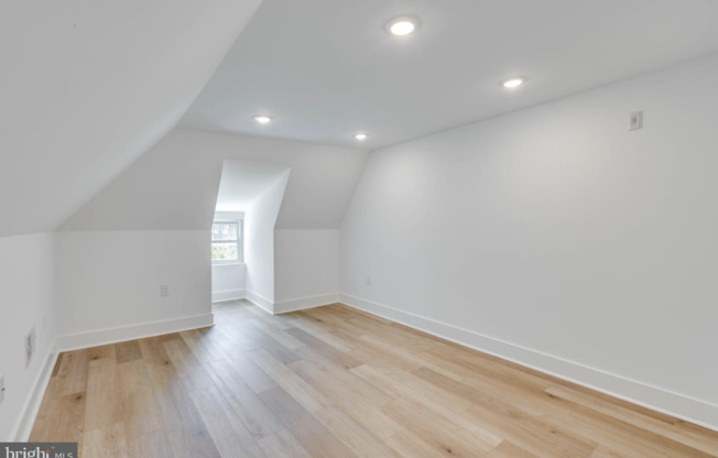 4327 BALTIMORE AVE