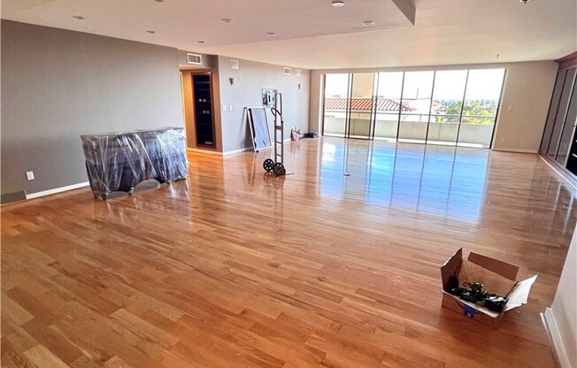 3 beds, 3.5 baths, 2,426 sqft, $7,500, Unit 609