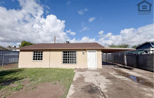 4Bed/2Bath House at McDowell Rd/32nd St! Ready for Immediate Move-In! – NO HOA!