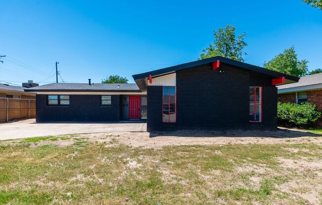 Fully Renovated 3-Bedroom Home in Bethany – Sleek Modern Finishes & Open Concept Living!
