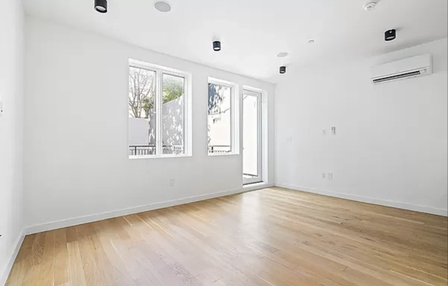 641 DEKALB AVE