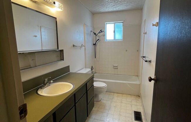 1 bed, 1 bath, 720 sqft, $995, Unit UNIT 07
