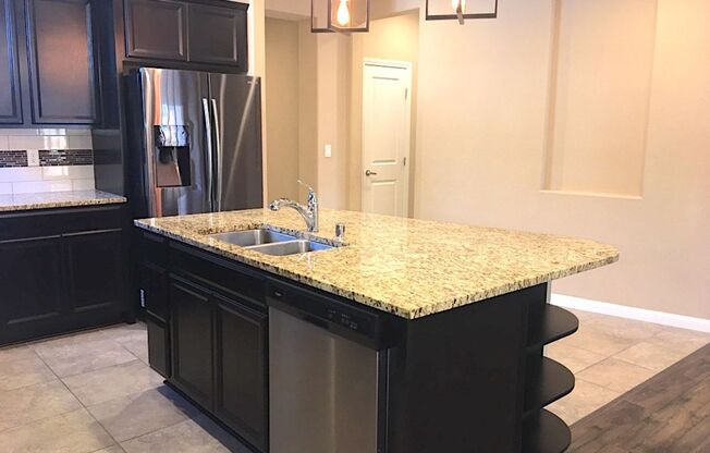 Sparks 3 Bedroom, 3 Bath Single Story - Near Los Altos Parkway Shopping/Dining