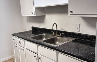 2 beds, 1 bath, 953 sqft, $1,399, Unit 565